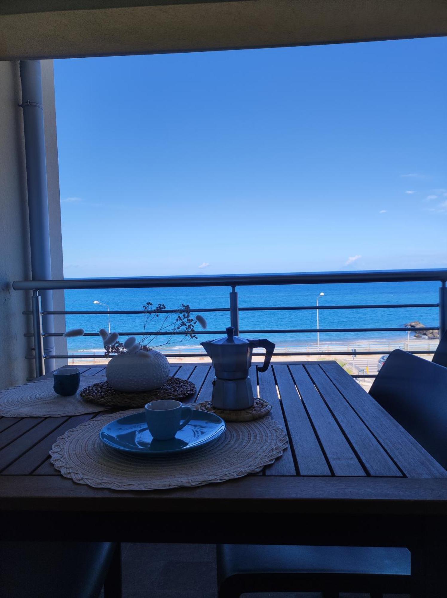 Appartamenti Vacanze Villa Meo Villafranca Tirrena Cameră foto