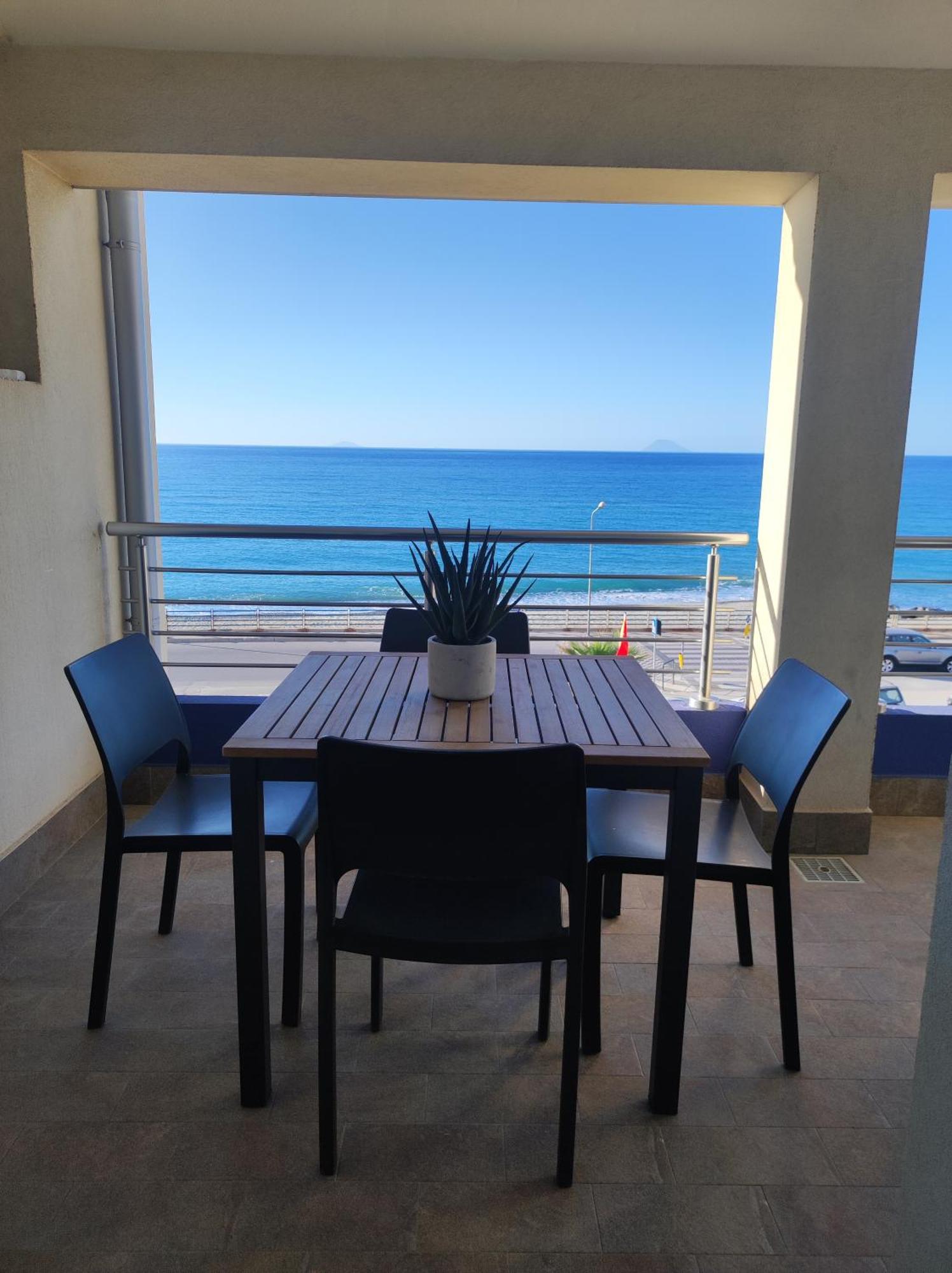 Appartamenti Vacanze Villa Meo Villafranca Tirrena Cameră foto
